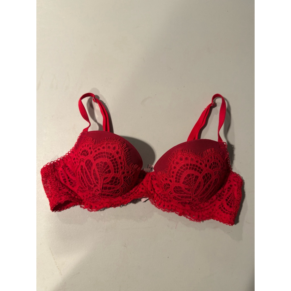 Victoria's Secret Dream Angels Bra Size 34B Red